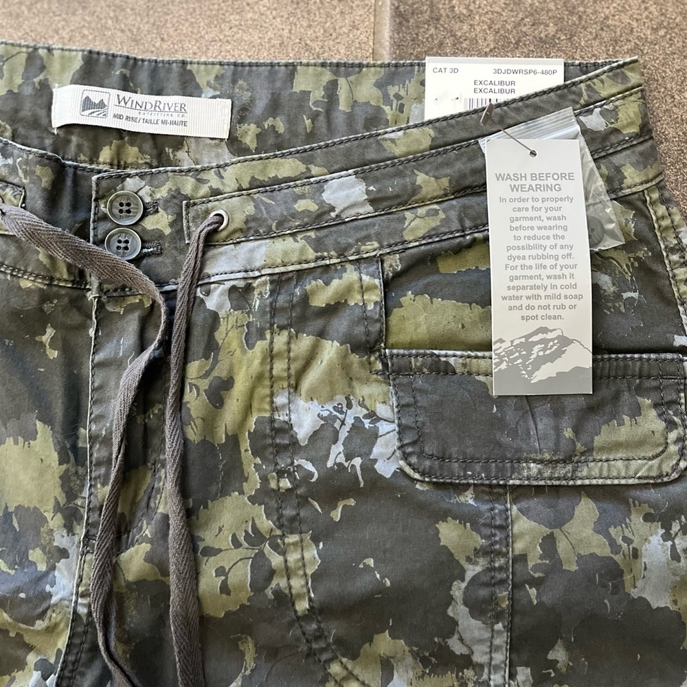 Windriver pants capris crops size 8 camouflage mid rise green grey trousers - Picture 5 of 11